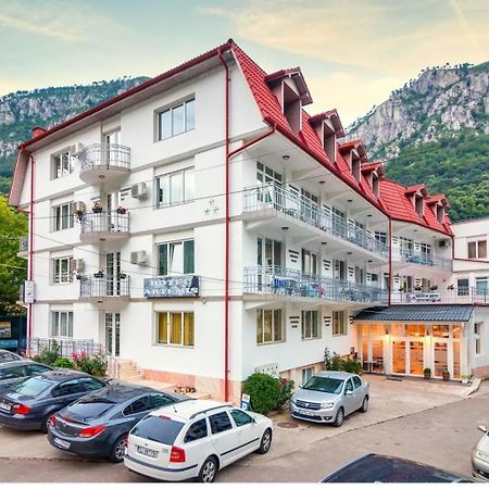 Artemis Hotel Baile Herculane Exterior photo