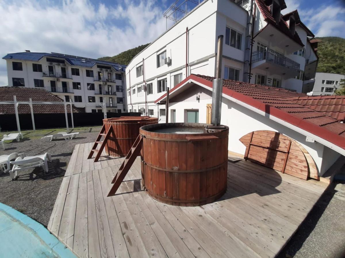 Artemis Hotel Baile Herculane Exterior photo